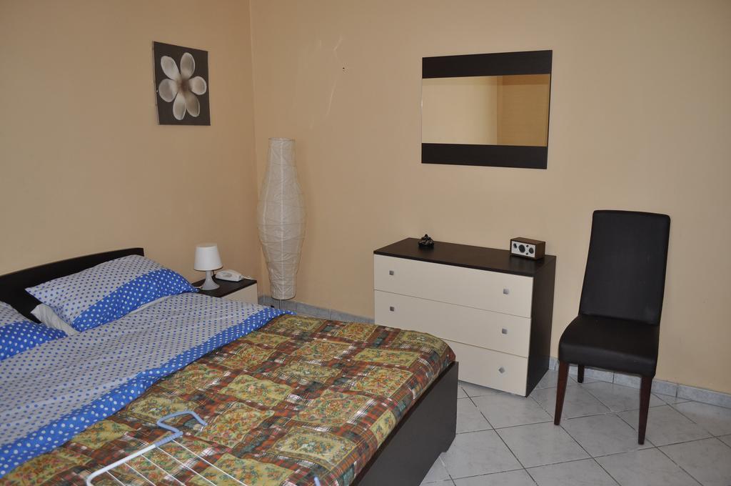 Casa Vacanza L'Aquilone Campi Salentina Bagian luar foto
